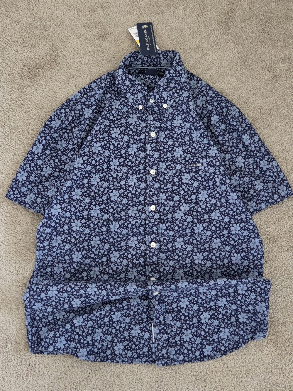 USPA Men’s Navy Blue Floral Button-Down Shirt Men's M